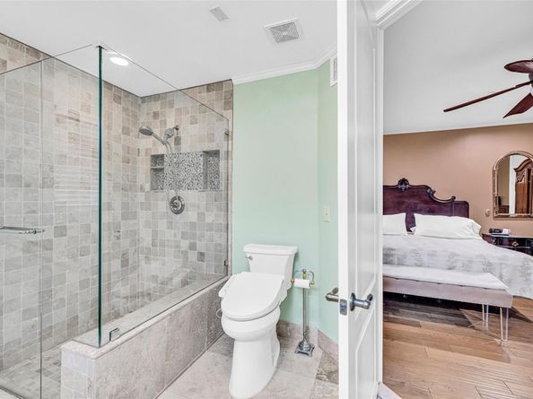 913 NE 17th Way *, Fort Lauderdale FL 33304