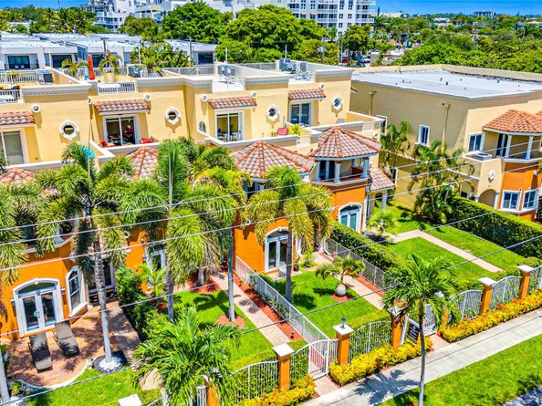 913 NE 17th Way *, Fort Lauderdale FL 33304