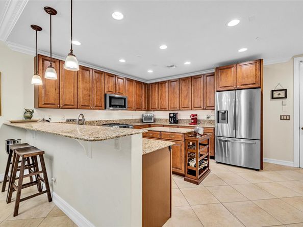 913 NE 17th Way *, Fort Lauderdale FL 33304