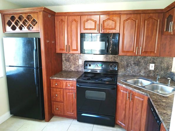 1055 Coral Club Dr 1055, Coral Springs FL 33071