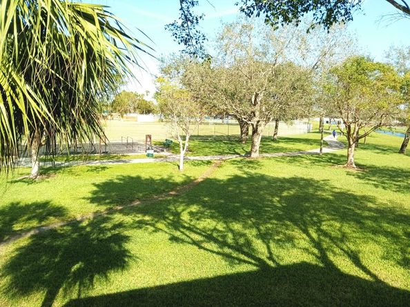 1055 Coral Club Dr 1055, Coral Springs FL 33071