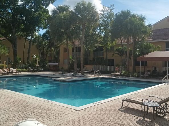 1055 Coral Club Dr 1055, Coral Springs FL 33071