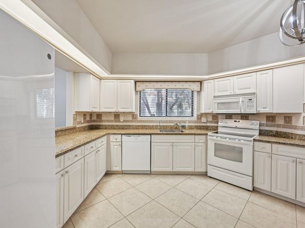 1103 Duncan Circle 104, Palm Beach Gardens FL 33418