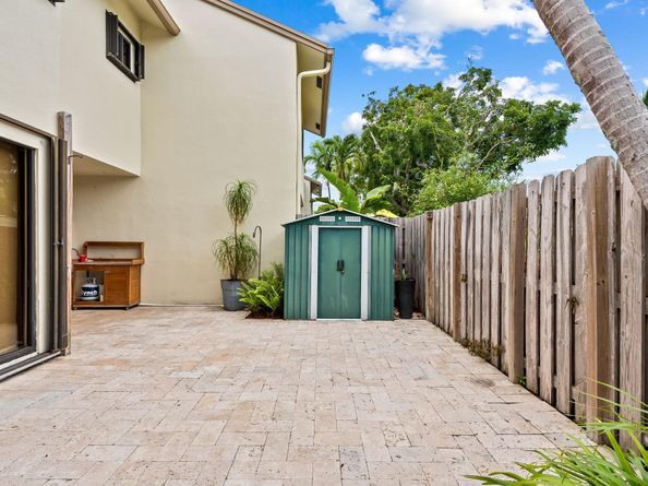 360 City View Dr, Fort Lauderdale FL 33311