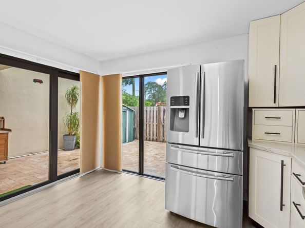360 City View Dr, Fort Lauderdale FL 33311