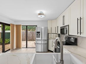 360 City View Dr, Fort Lauderdale FL 33311