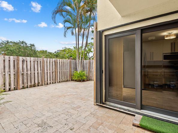 360 City View Dr, Fort Lauderdale FL 33311