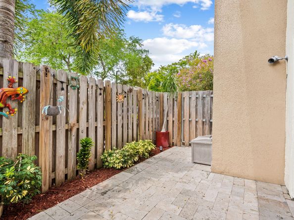 360 City View Dr, Fort Lauderdale FL 33311