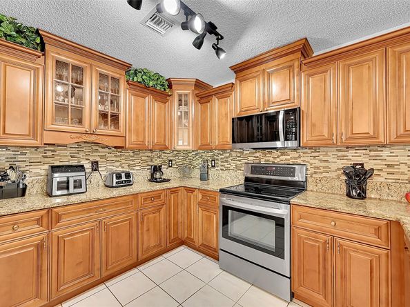 4042 Eastridge Cir, Deerfield Beach FL 33064