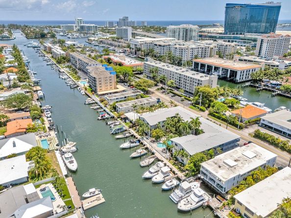 1535 SE 15th St 305, Fort Lauderdale FL 33316