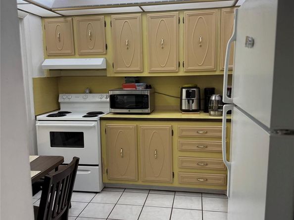 4151 NW 41st St 109, Lauderdale Lakes FL 33319