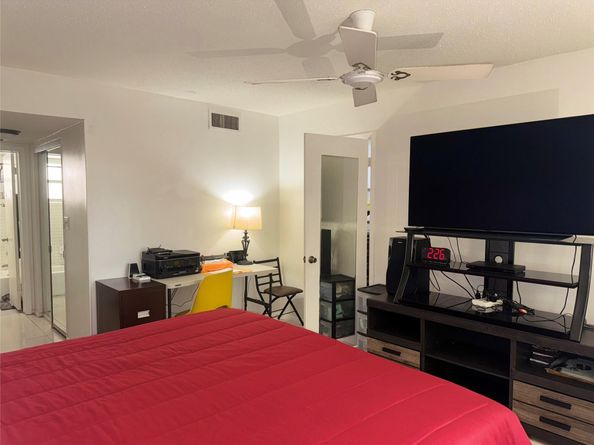 4151 NW 41st St 109, Lauderdale Lakes FL 33319