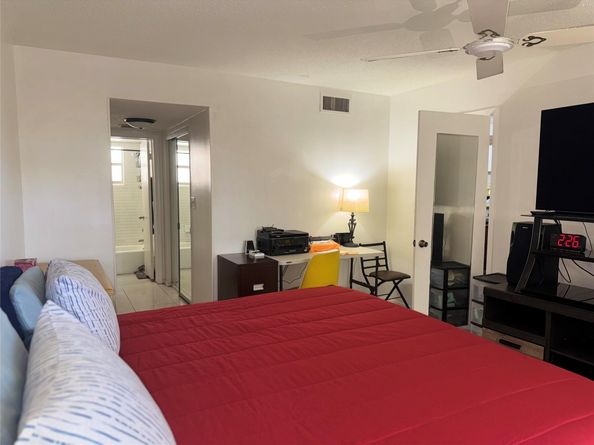 4151 NW 41st St 109, Lauderdale Lakes FL 33319