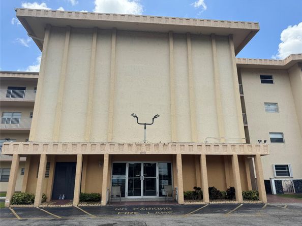 4151 NW 41st St 109, Lauderdale Lakes FL 33319