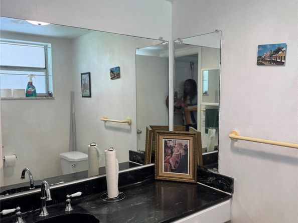 4151 NW 41st St 109, Lauderdale Lakes FL 33319