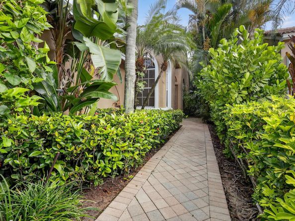 4521 Carlton Golf Drive, Lake Worth FL 33449