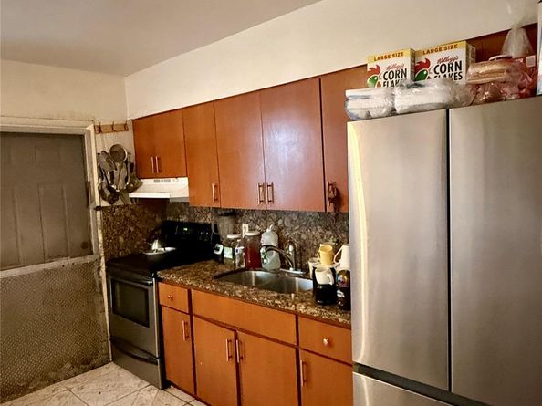 430 NE 75th St, Miami FL 33138