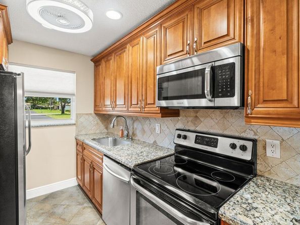 1012 Circle Terrace E A, Delray Beach FL 33445