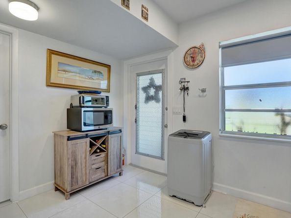130 Lake Meryl Drive 226, West Palm Beach FL 33411