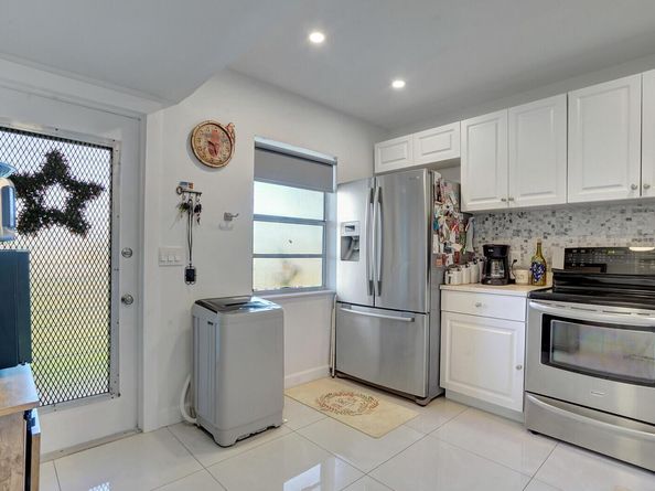130 Lake Meryl Drive 226, West Palm Beach FL 33411