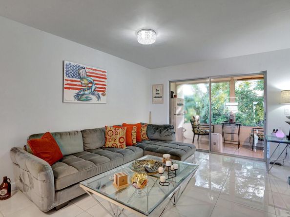 130 Lake Meryl Drive 226, West Palm Beach FL 33411
