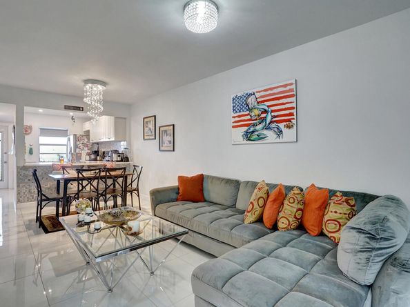 130 Lake Meryl Drive 226, West Palm Beach FL 33411