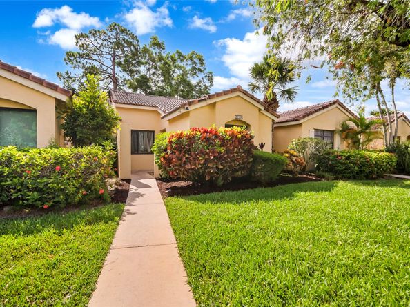 6825 Bridlewood Court, Boca Raton FL 33433