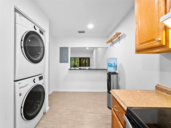 6825 Bridlewood Court, Boca Raton FL 33433