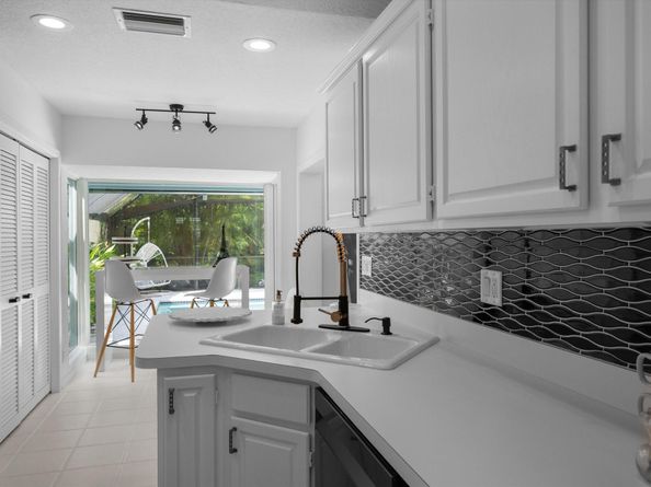 2252 Las Casitas Drive, Wellington FL 33414