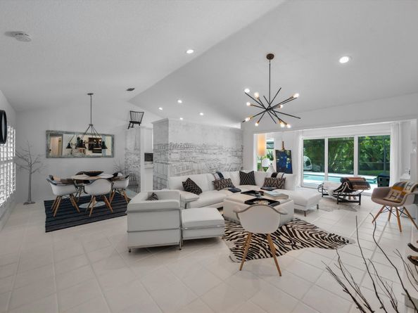 2252 Las Casitas Drive, Wellington FL 33414