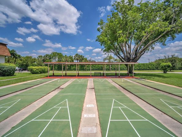5628 Pleasant Valley Ln, Delray Beach FL 33484