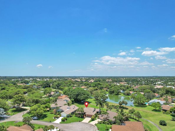 5628 Pleasant Valley Ln, Delray Beach FL 33484