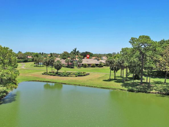 5628 Pleasant Valley Ln, Delray Beach FL 33484