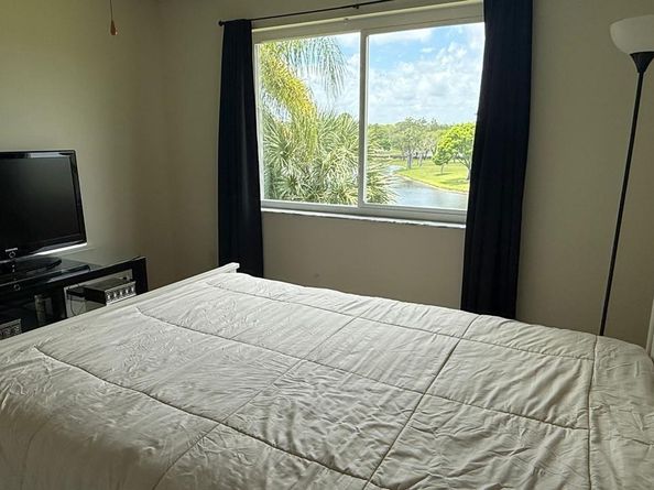 2108 S Cypress Bend Dr 306, Pompano Beach FL 33069