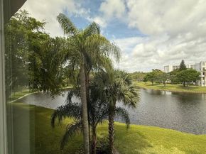 2108 S Cypress Bend Dr 306, Pompano Beach FL 33069