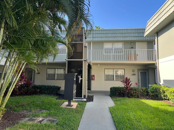 267 Flanders F, Delray Beach FL 33484