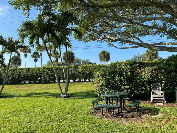 267 Flanders F, Delray Beach FL 33484