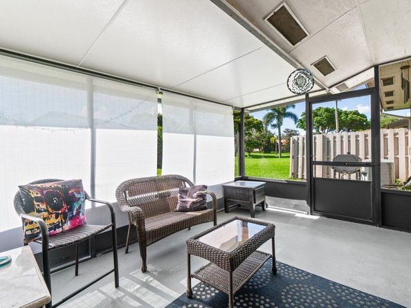 18 Winchmore Lane, Boynton Beach FL 33426