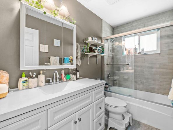 18 Winchmore Lane, Boynton Beach FL 33426