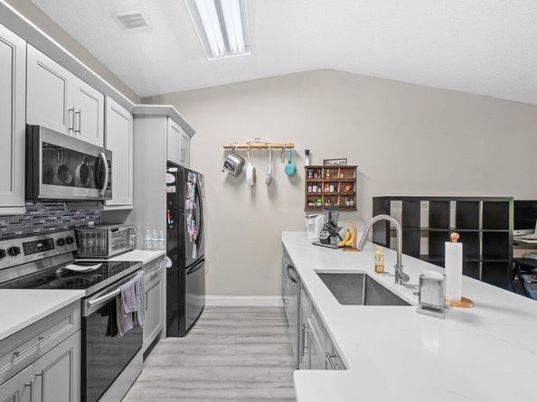 18 Winchmore Lane, Boynton Beach FL 33426