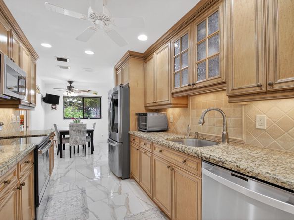 6858 Fountains Circle, Lake Worth FL 33467