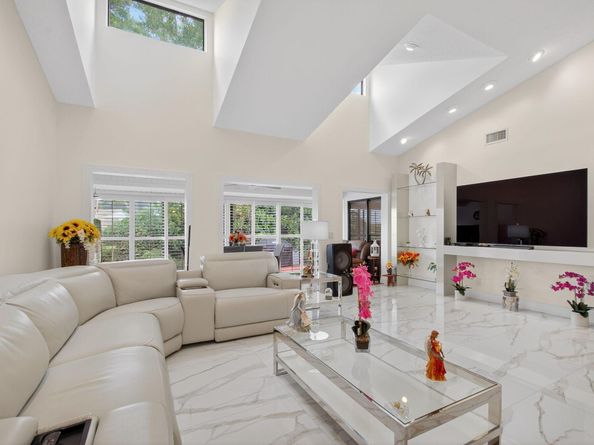 6858 Fountains Circle, Lake Worth FL 33467