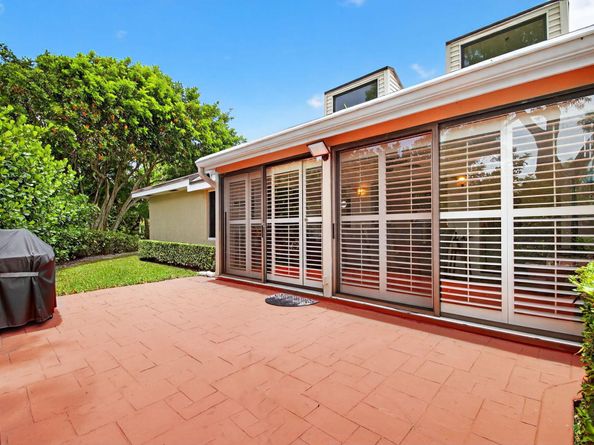 6858 Fountains Circle, Lake Worth FL 33467