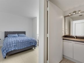 90 SW 3rd Street 2504, Miami FL 33130