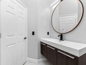 7685 NW 71st Ter, Parkland FL 33067