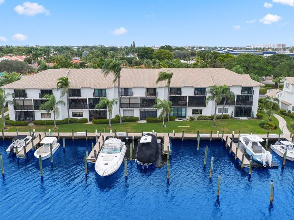 240 Captains Walk 5140, Delray Beach FL 33483