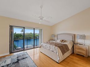 240 Captains Walk 5140, Delray Beach FL 33483