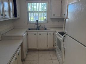 211 Country Lane E A, Boynton Beach FL 33435