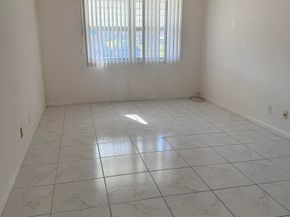 211 Country Lane E A, Boynton Beach FL 33435