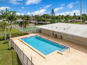 220 Country Lane A, Boynton Beach FL 33435